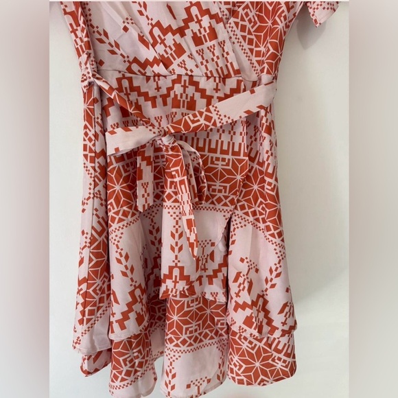 Elegant Orange Patterned Dress - Picture 5 of 7